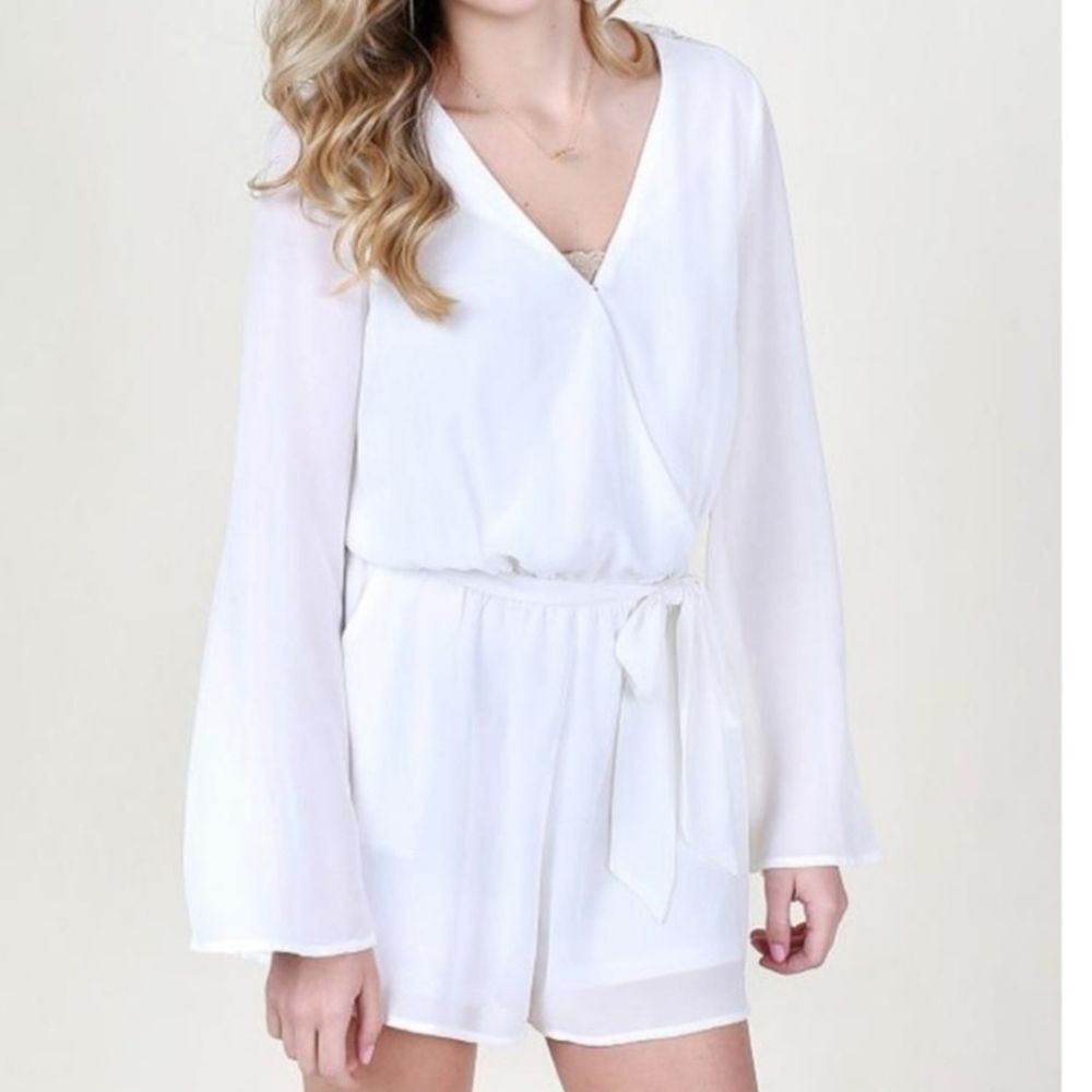 Altar'd State Cream Off White Long Sleeved V-neck Romper W/ Belt, M